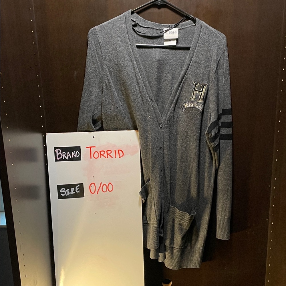 LastChanceB4GoodWill Warner Bros. Gray Hogwarts Cardigan